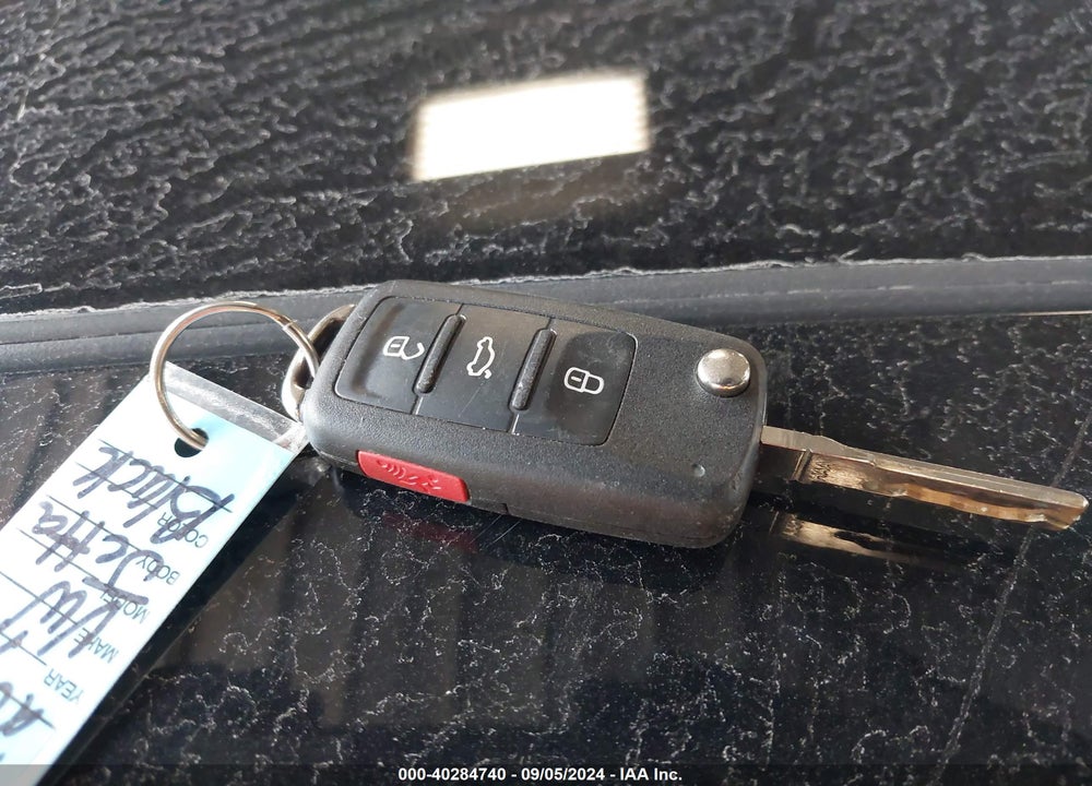 2011 VOLKSWAGEN JETTA 2.5L SE VIN: 3VWDX7AJ5BM127675