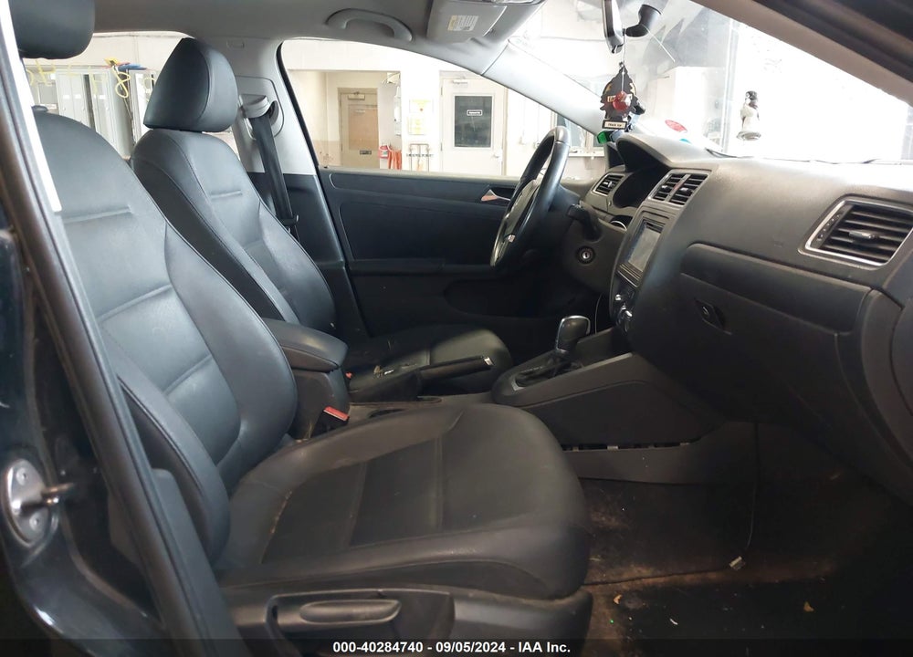 2011 VOLKSWAGEN JETTA 2.5L SE VIN: 3VWDX7AJ5BM127675