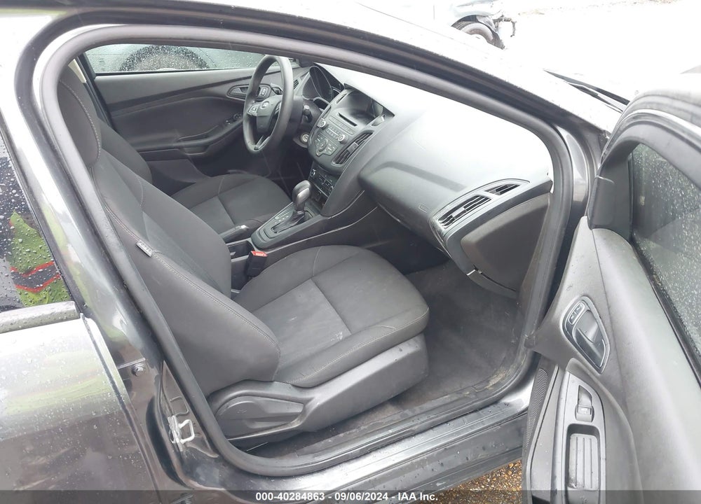2016 FORD FOCUS VIN: 1FADP3E21GL381459