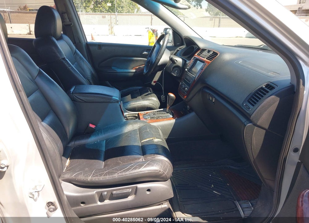 2005 ACURA MDX VIN: 2HNYD18965H555418