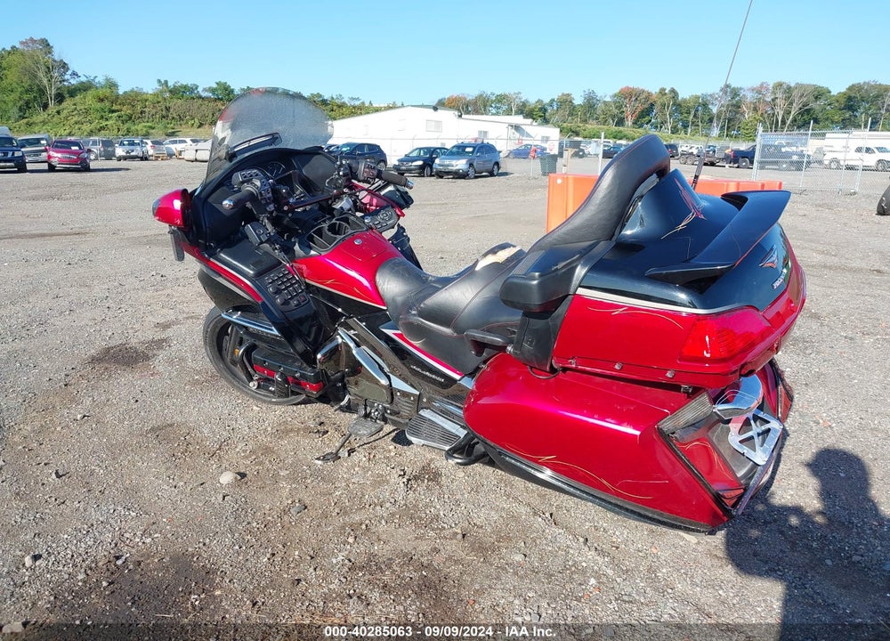 2015 HONDA GL1800 VIN: JH2SC68W7FK100063