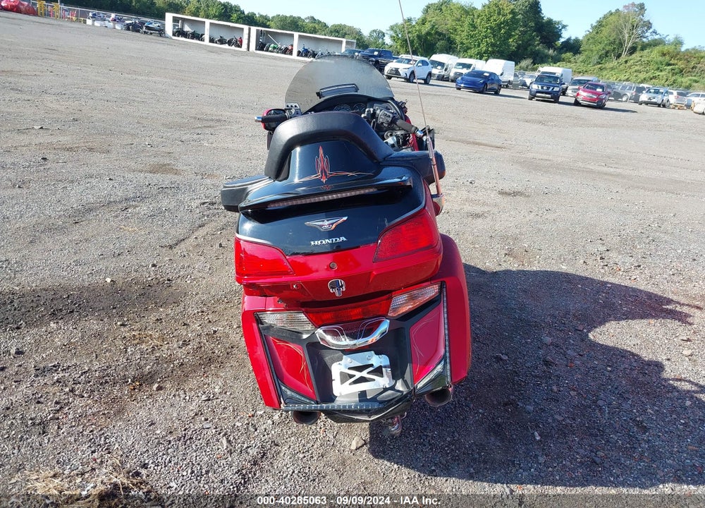 2015 HONDA GL1800 VIN: JH2SC68W7FK100063