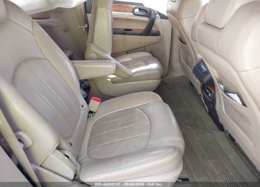 2008 BUICK ENCLAVE CXL VIN: 5GAEV23718J235574