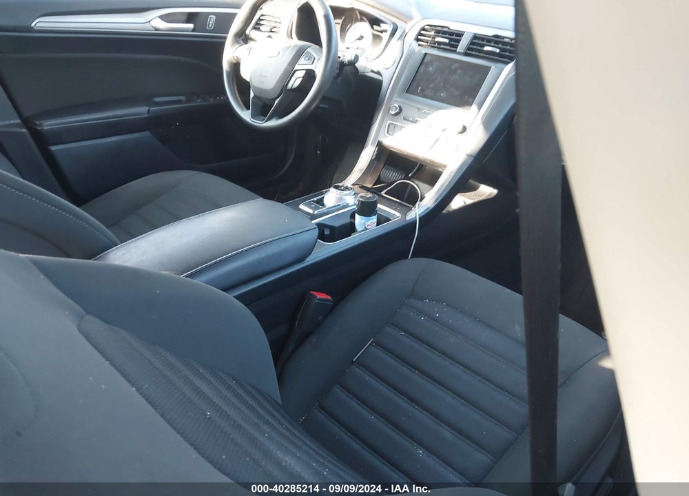 2019 FORD FUSION SE VIN: 3FA6P0HD2KR183679