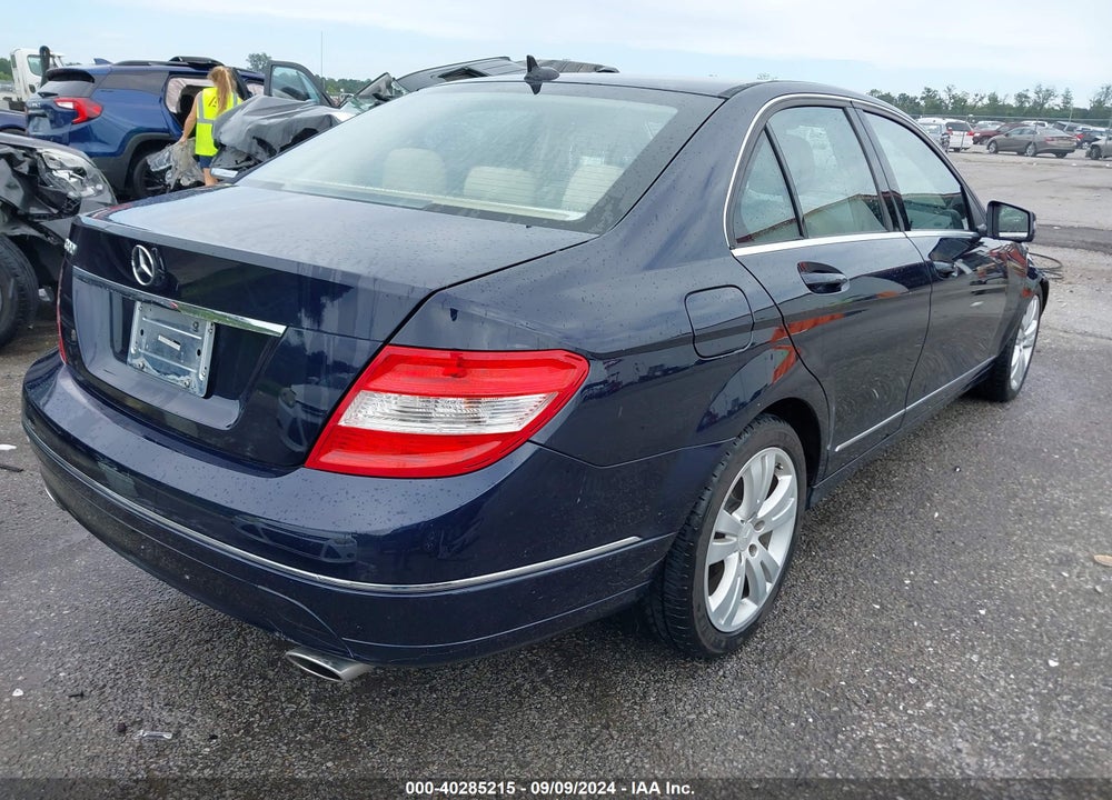 2010 MERCEDES-BENZ C 300 LUXURY/SPORT VIN: WDDGF5EBXAR122288