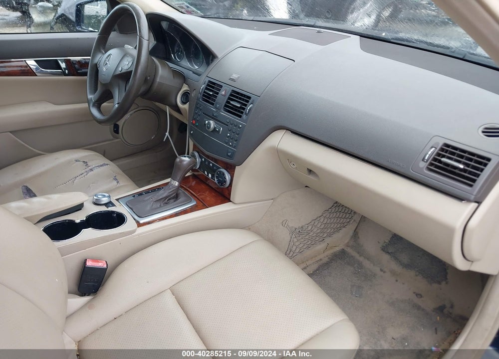 2010 MERCEDES-BENZ C 300 LUXURY/SPORT VIN: WDDGF5EBXAR122288