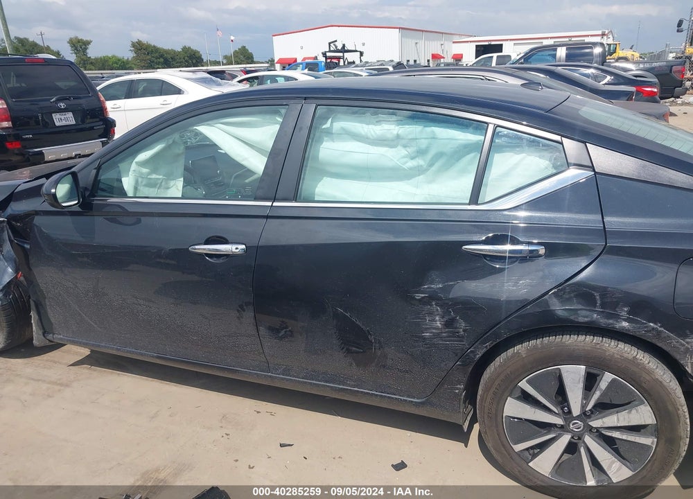 2021 NISSAN ALTIMA SV FWD VIN: 1N4BL4DV8MN301482