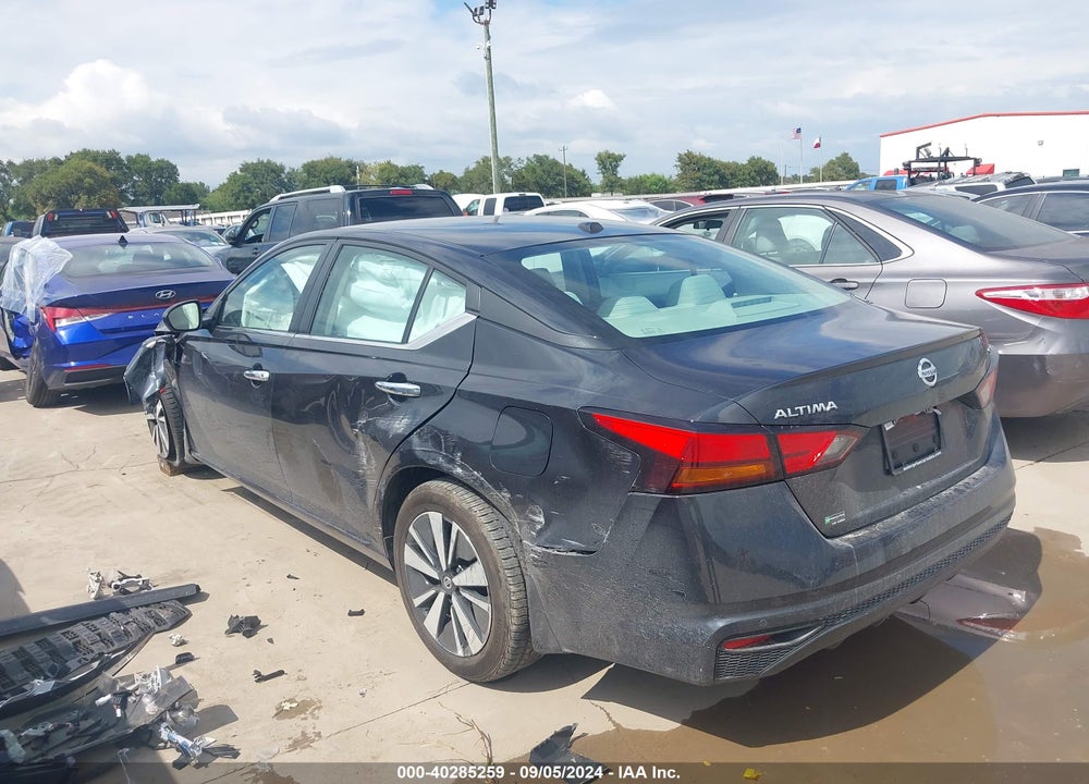 2021 NISSAN ALTIMA SV FWD VIN: 1N4BL4DV8MN301482