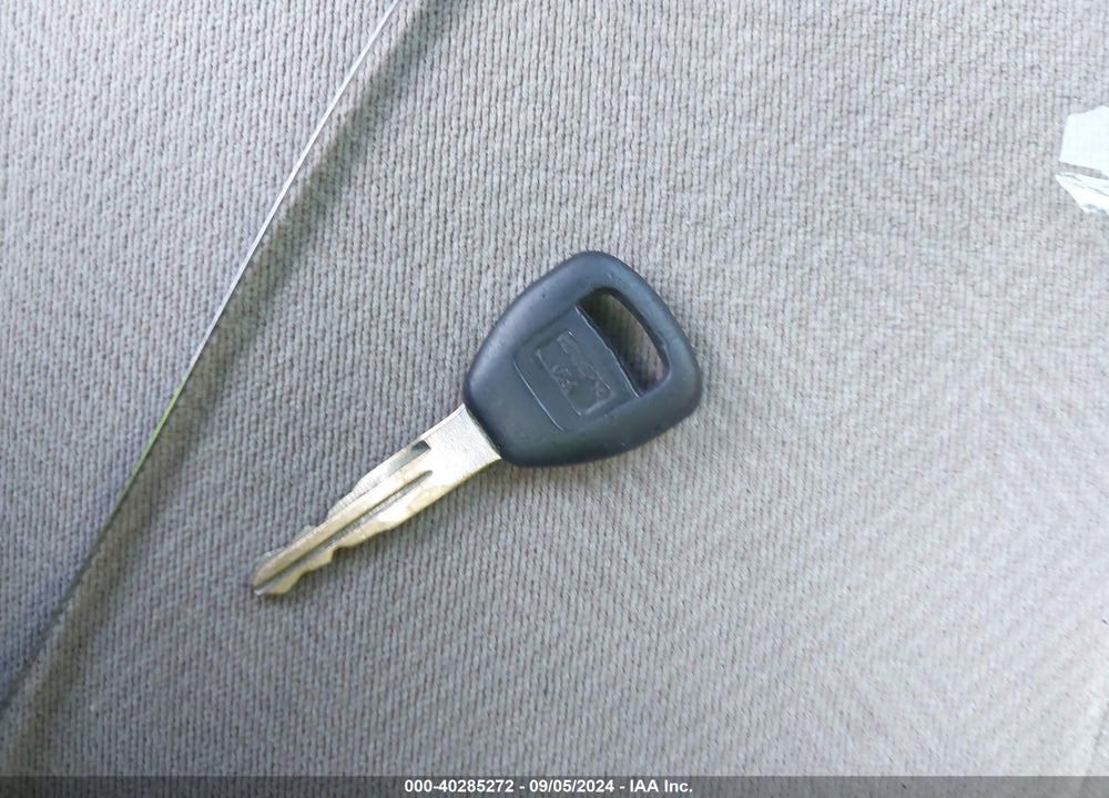 2002 HONDA CIVIC LX VIN: 1HGES165X2L074490
