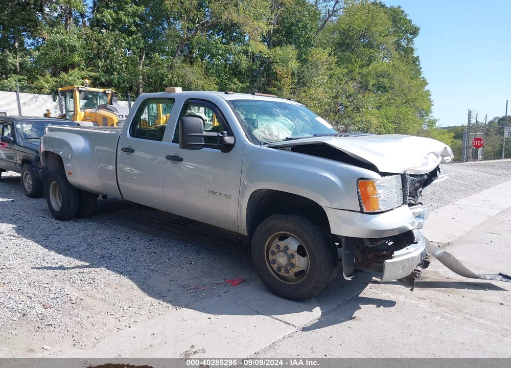 2013 GMC SIERRA 3500HD WORK TRUCK VIN: 1GT422CG6DF233156