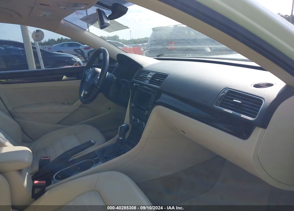 2014 VOLKSWAGEN PASSAT 1.8T SEL PREMIUM VIN: 1VWCT7A35EC099732