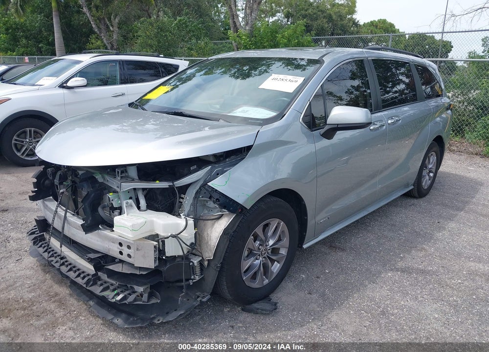 2021 TOYOTA SIENNA XLE VIN: 5TDYRKEC8MS020278