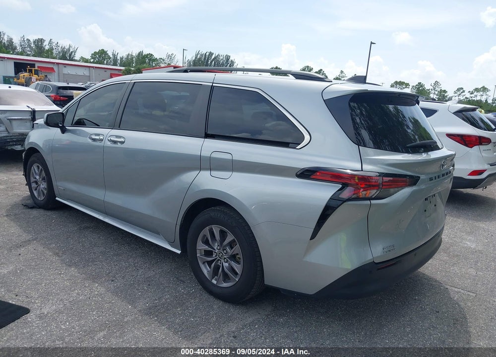 2021 TOYOTA SIENNA XLE VIN: 5TDYRKEC8MS020278
