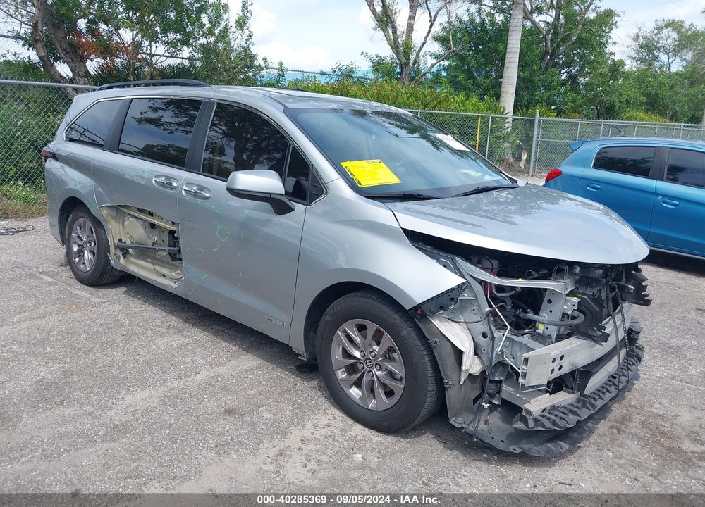2021 TOYOTA SIENNA XLE VIN: 5TDYRKEC8MS020278