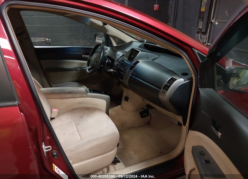 2005 TOYOTA PRIUS VIN: JTDKB20U057006204