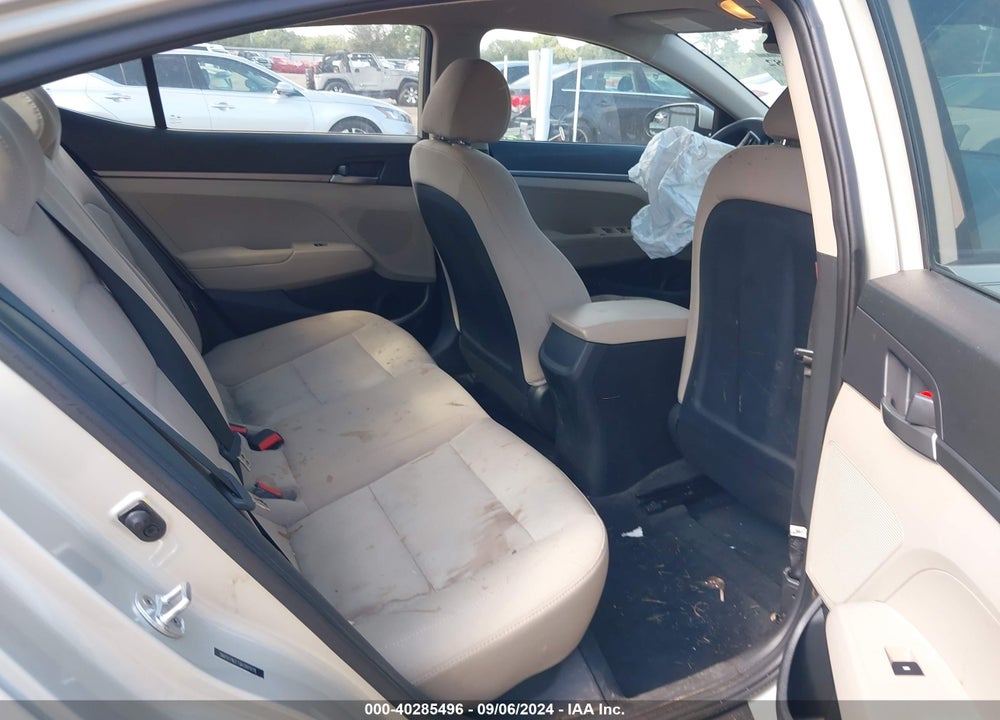2018 HYUNDAI ELANTRA SE VIN: 5NPD74LF7JH391978