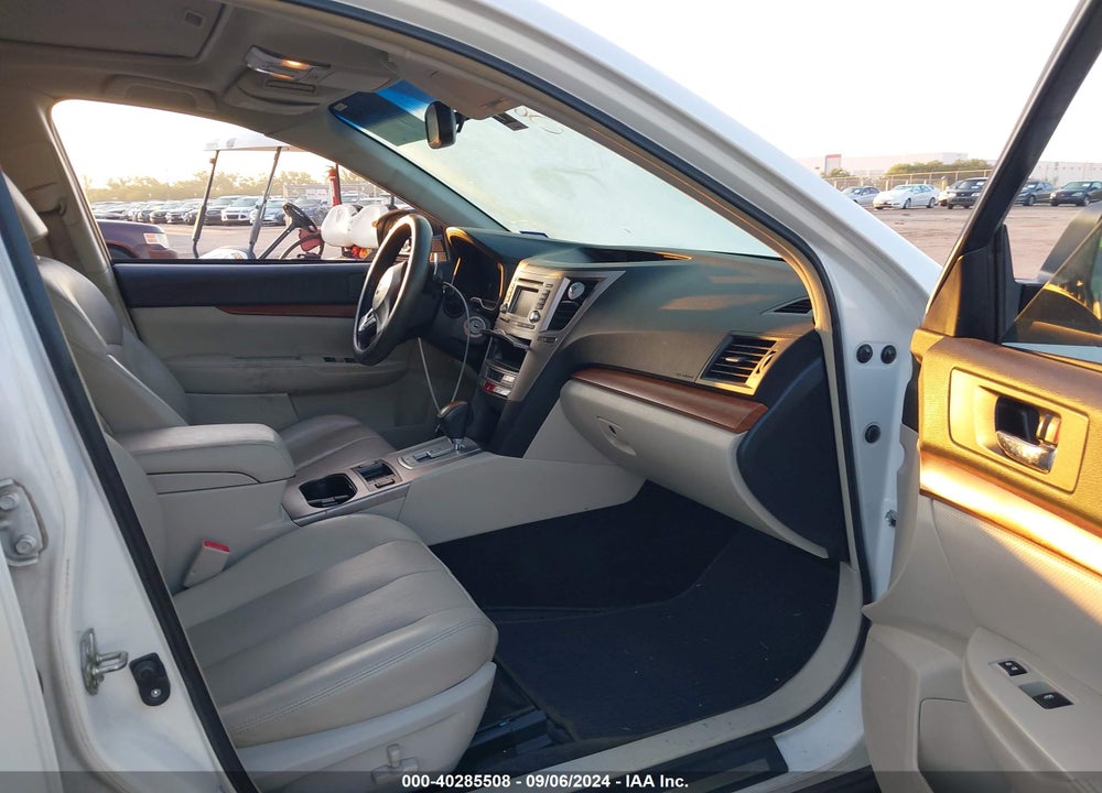 2014 SUBARU OUTBACK 2.5I LIMITED VIN: 4S4BRCLC4E3278570