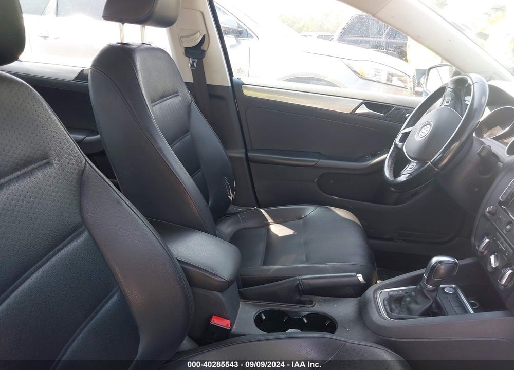 2015 VOLKSWAGEN JETTA 1.8T SE VIN: 3VWD17AJ1FM202234