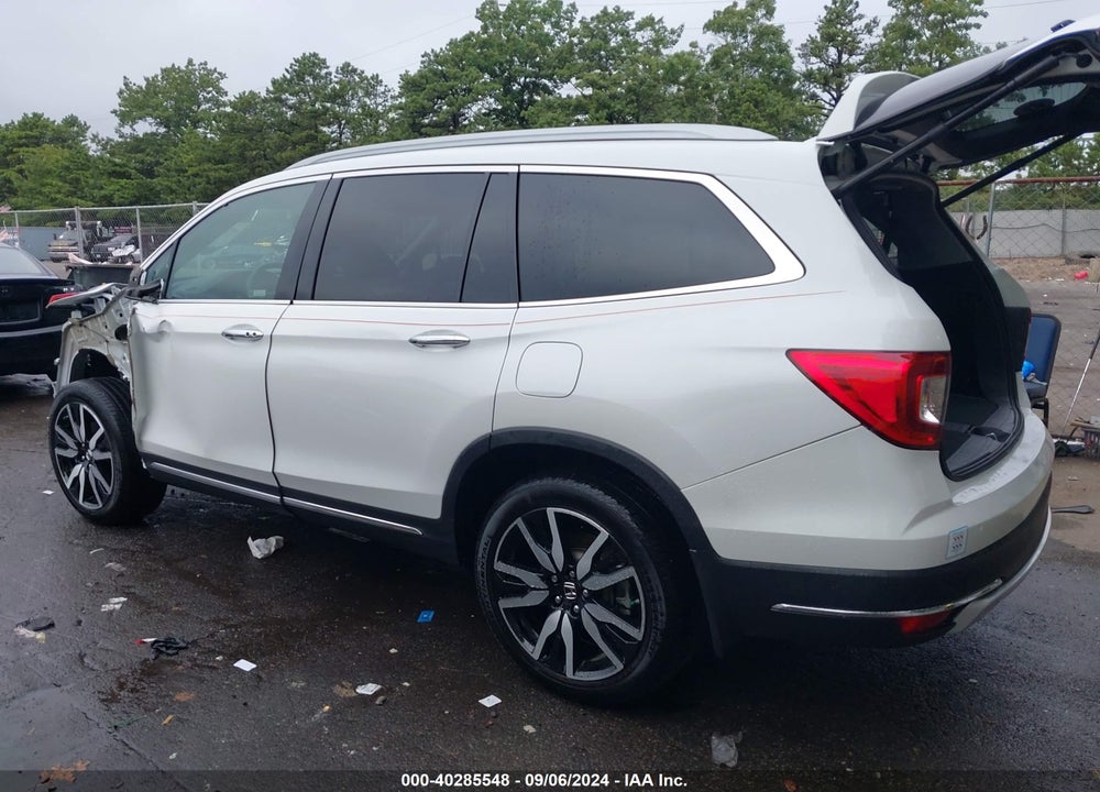 2022 HONDA PILOT AWD TOURING 8 PASSENGER VIN: 5FNYF6H9XNB038495
