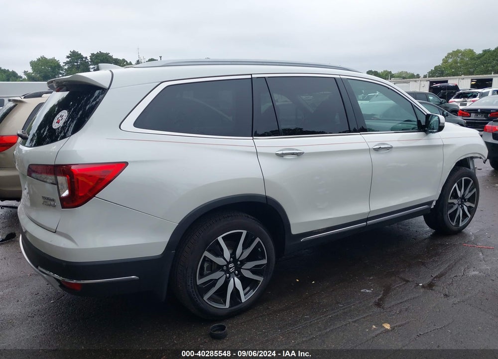 2022 HONDA PILOT AWD TOURING 8 PASSENGER VIN: 5FNYF6H9XNB038495