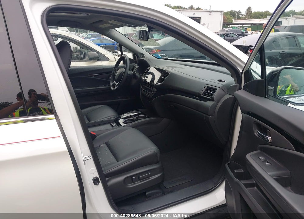 2022 HONDA PILOT AWD TOURING 8 PASSENGER VIN: 5FNYF6H9XNB038495
