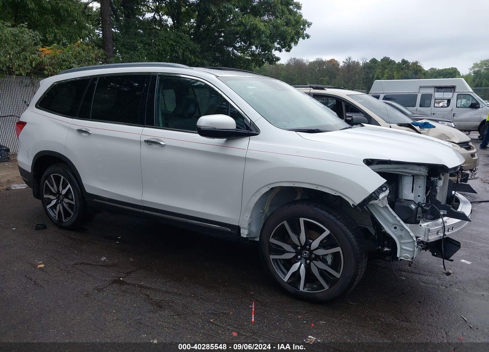 2022 HONDA PILOT AWD TOURING 8 PASSENGER VIN: 5FNYF6H9XNB038495