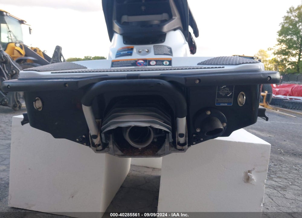 2020 KAWASAKI JET SKI STX VIN: 00000KAW10750F020