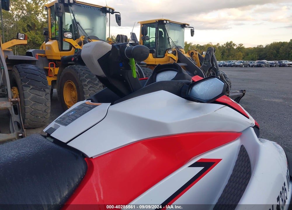 2020 KAWASAKI JET SKI STX VIN: 00000KAW10750F020