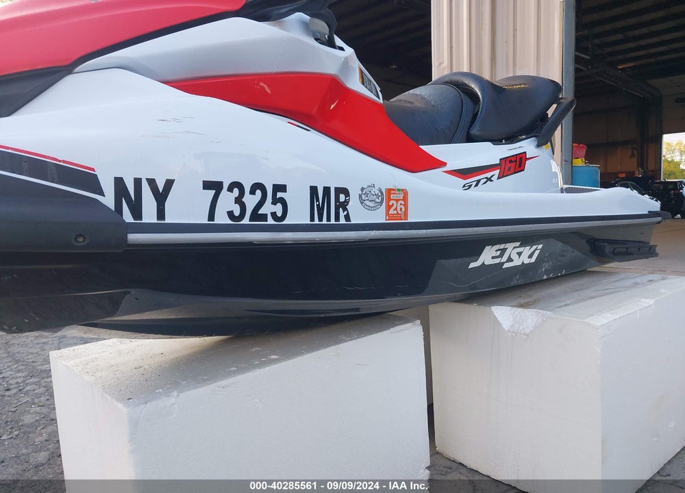 2020 KAWASAKI JET SKI STX VIN: 00000KAW10750F020