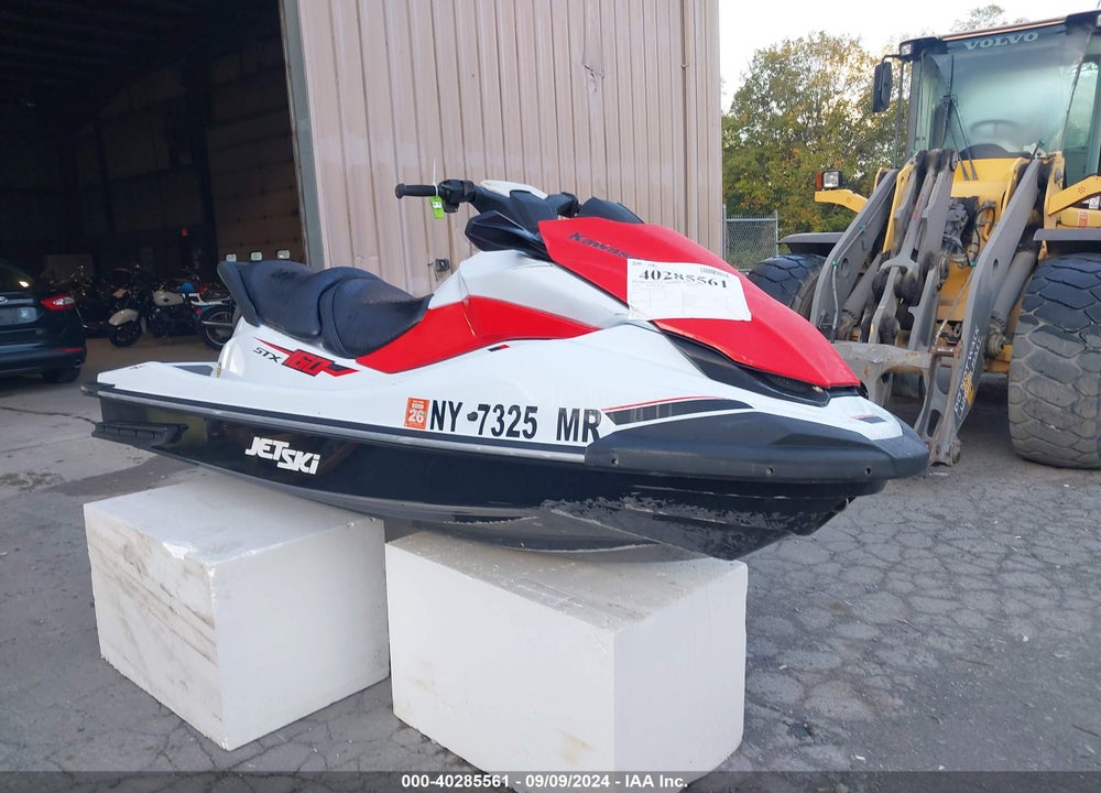 2020 KAWASAKI JET SKI STX VIN: 00000KAW10750F020