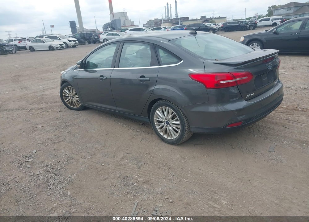 2015 FORD FOCUS TITANIUM VIN: 1FADP3J24FL322555