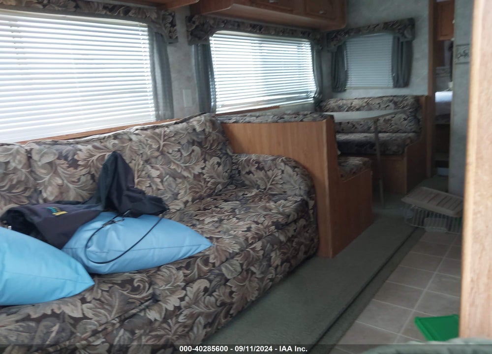 2005 COACHMEN 27RLS VIN: 1TC2B067751500556