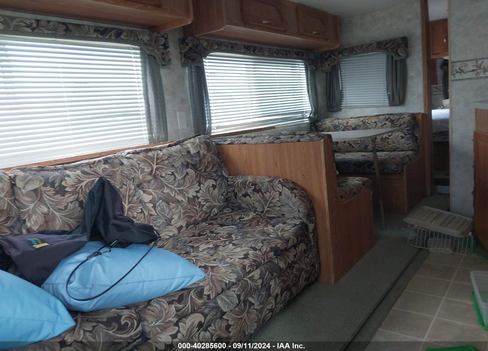 2005 COACHMEN 27RLS VIN: 1TC2B067751500556