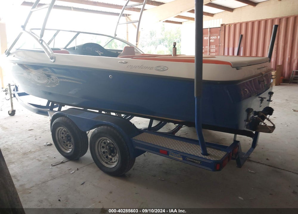 2005 CENTURION SKIBOAT VIN: USFNEC1410J405