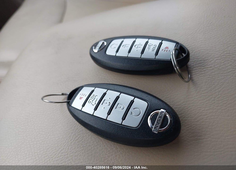 2014 NISSAN PATHFINDER SL VIN: 5N1AR2MN1EC645804