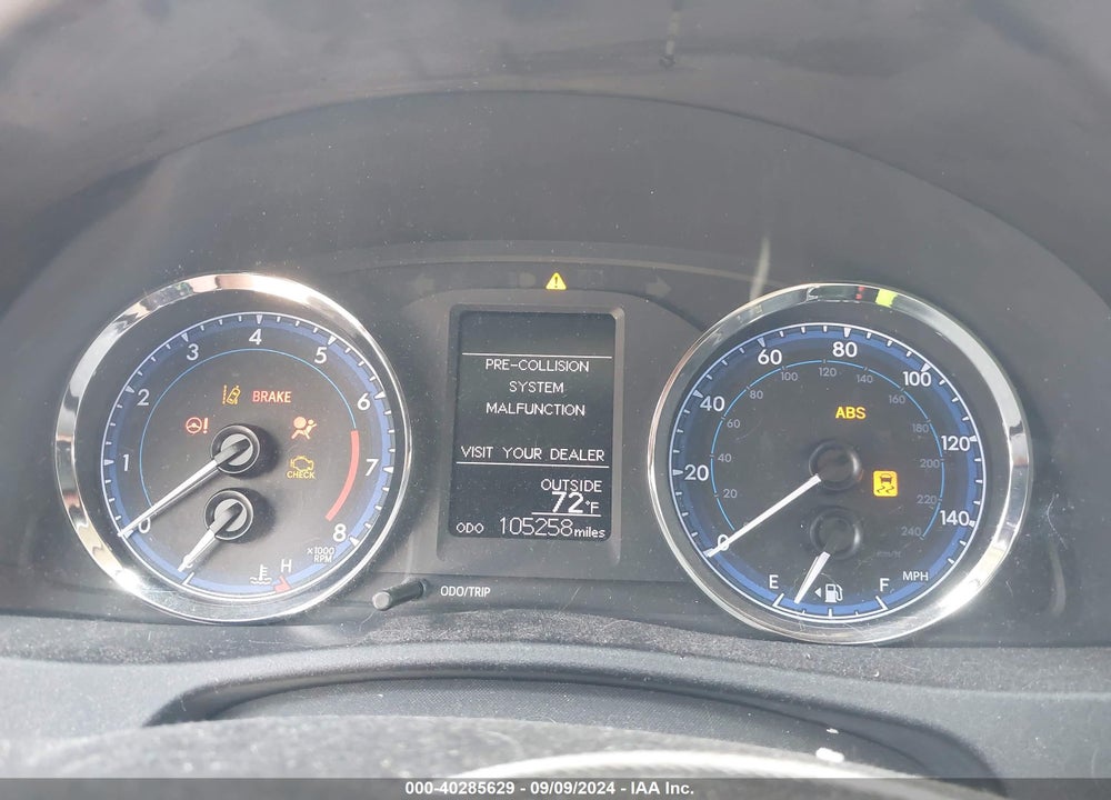 2018 TOYOTA COROLLA LE VIN: 2T1BURHE4JC055768