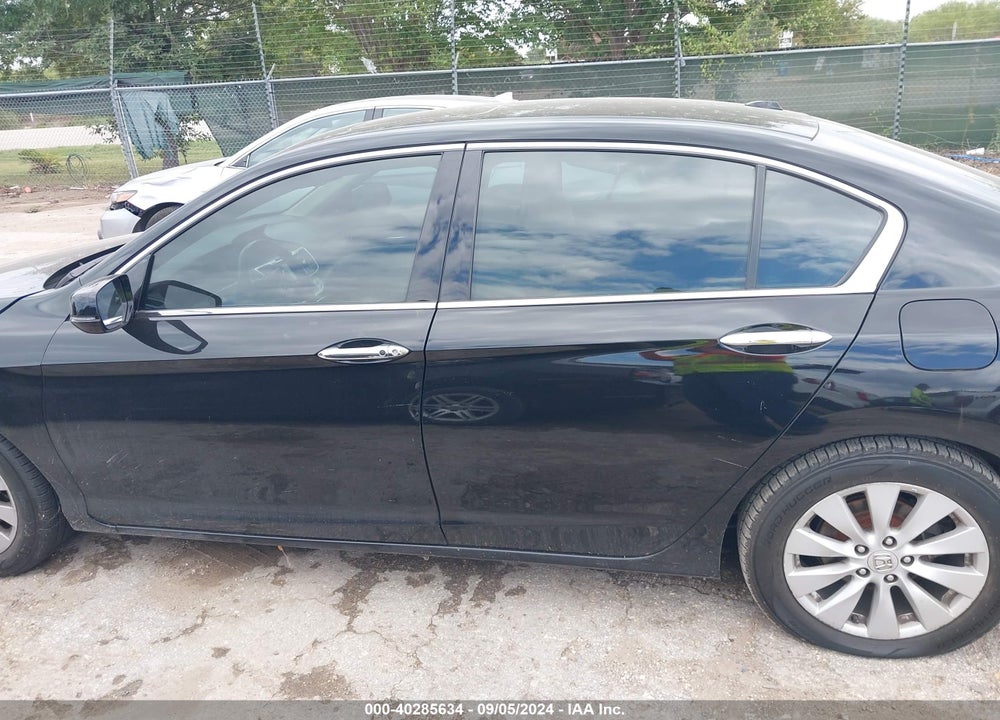 2015 HONDA ACCORD VIN: 1HGCR3F84FA013744