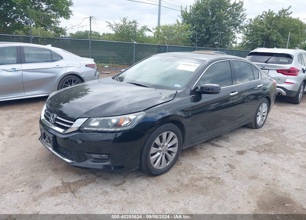 2015 HONDA ACCORD VIN: 1HGCR3F84FA013744