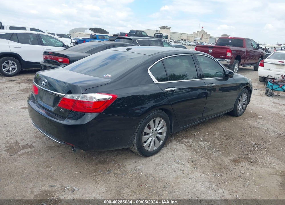 2015 HONDA ACCORD VIN: 1HGCR3F84FA013744