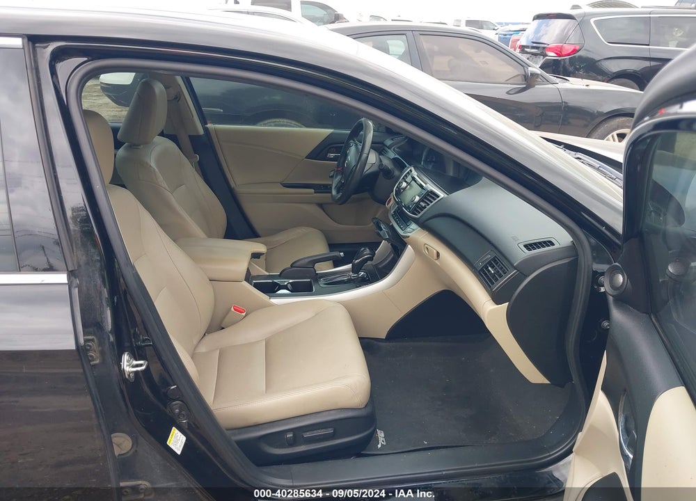 2015 HONDA ACCORD VIN: 1HGCR3F84FA013744