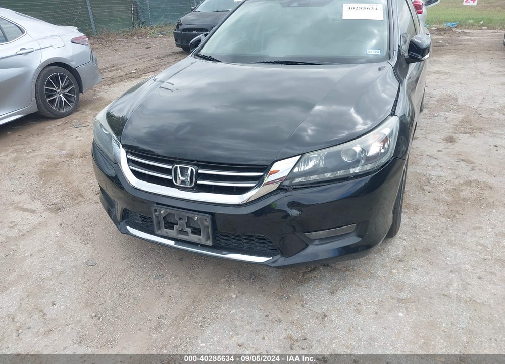 2015 HONDA ACCORD VIN: 1HGCR3F84FA013744