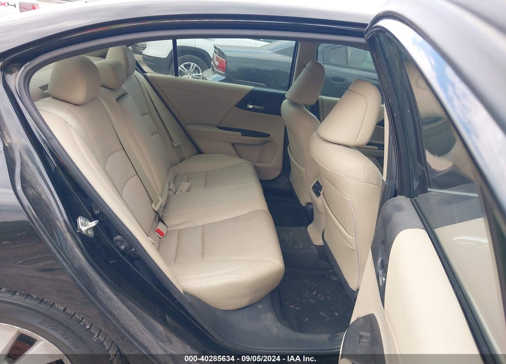 2015 HONDA ACCORD VIN: 1HGCR3F84FA013744