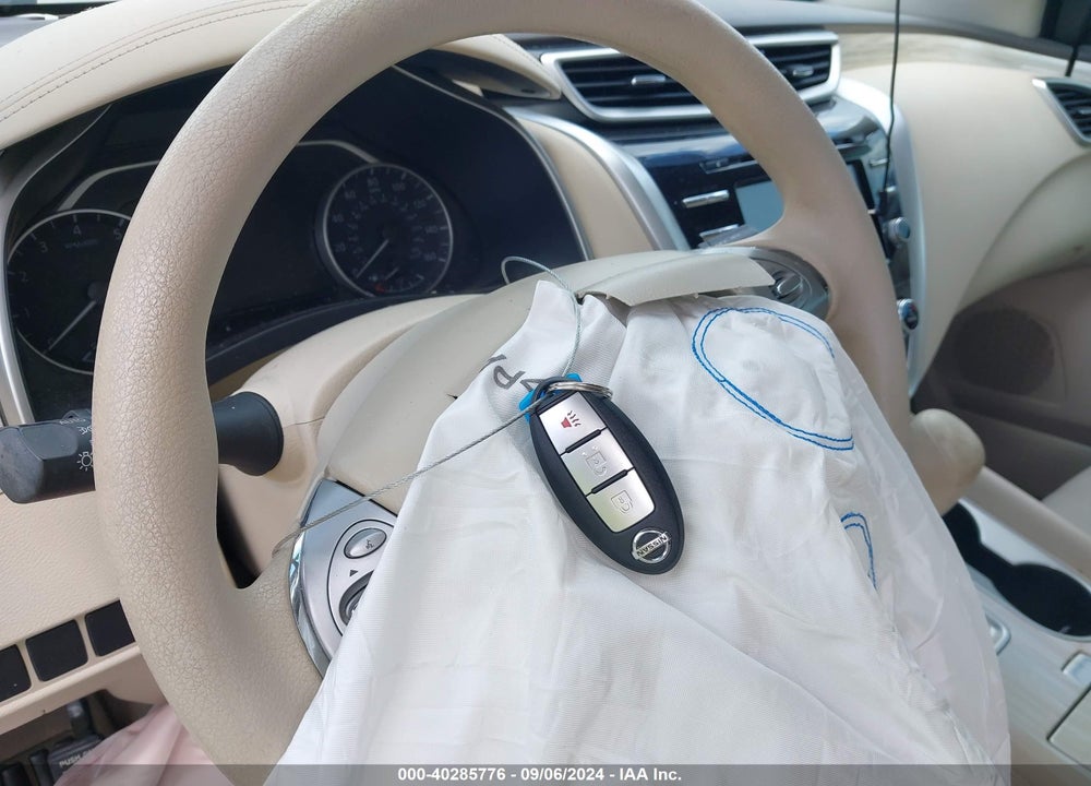 2015 NISSAN MURANO S VIN: 5N1AZ2MG5FN260849