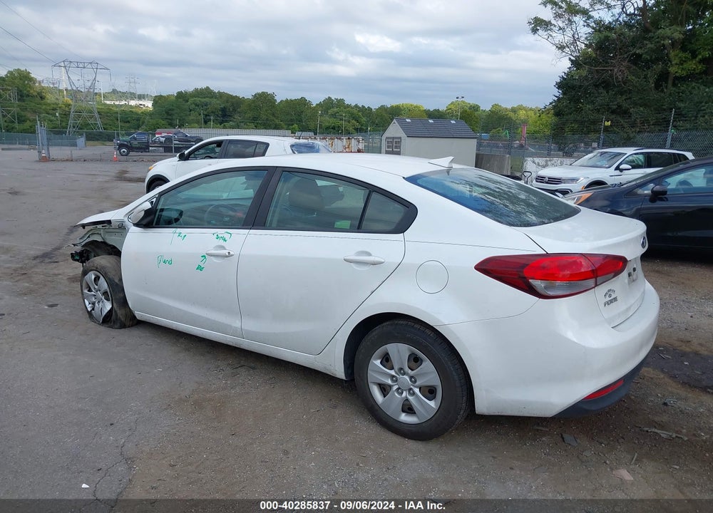 2018 KIA FORTE LX VIN: 3KPFL4A7XJE183257