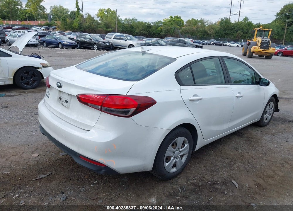 2018 KIA FORTE LX VIN: 3KPFL4A7XJE183257
