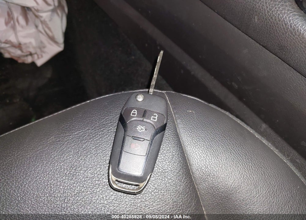 2015 FORD FUSION SE VIN: 3FA6P0H97FR150095