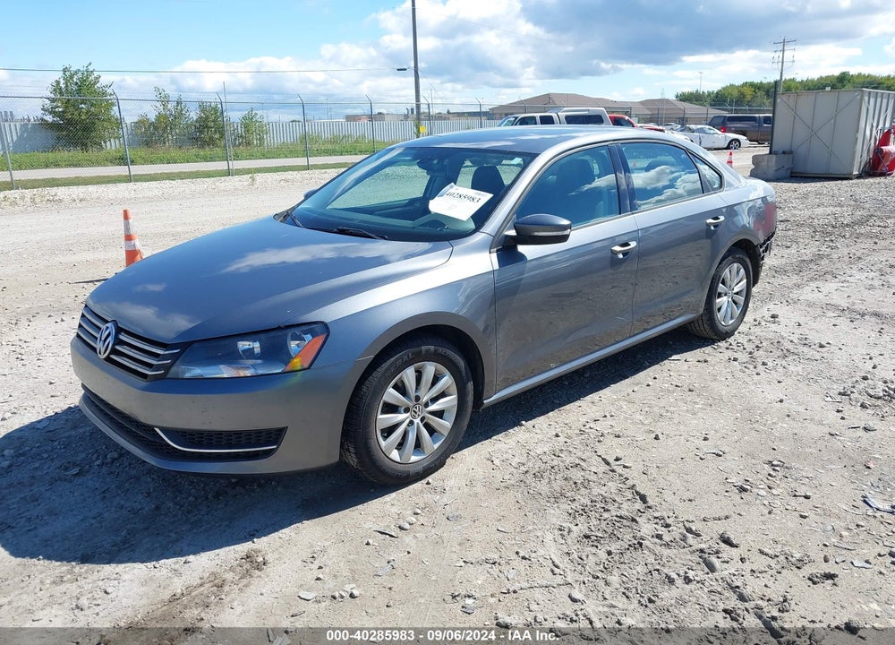 2013 VOLKSWAGEN PASSAT 2.5L S VIN: 1VWAH7A38DC072449