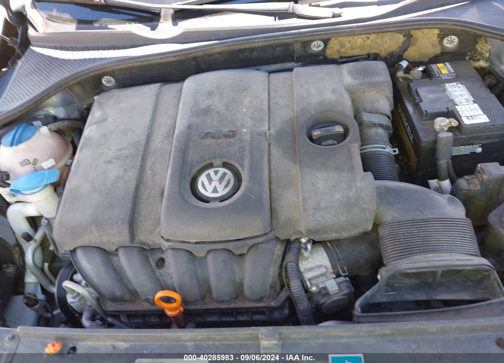 2013 VOLKSWAGEN PASSAT 2.5L S VIN: 1VWAH7A38DC072449