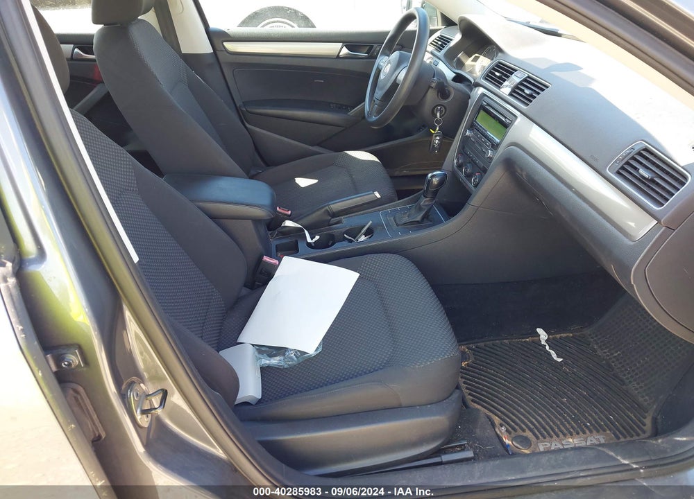 2013 VOLKSWAGEN PASSAT 2.5L S VIN: 1VWAH7A38DC072449