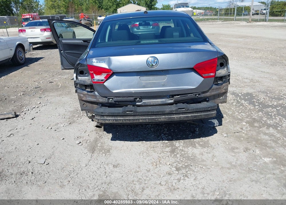 2013 VOLKSWAGEN PASSAT 2.5L S VIN: 1VWAH7A38DC072449